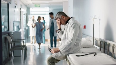 ZID ĆUTANJA Smrt tinejdžerke i dalje enigma: Popila pilulu za abortus i umrla, čeka se veštačenje iz Beograda