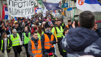 Protest učenika i studenata u Smederevu traje do 17 časova, u 18.00 građanima se obraća Vučić