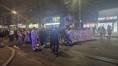 Ustalo Banovo brdo: Studenti i srednjoškolci zajedno na ulici (FOTO/VIDEO)