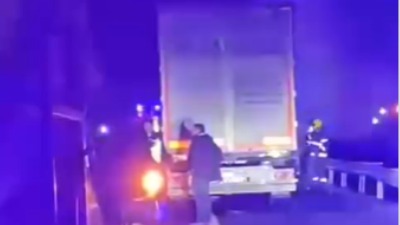 STRAVIČAN PRIZOR: Gori kamion na sred auto-puta ka Nišu (VIDEO)