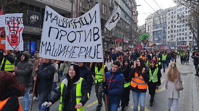 Studentima se u protestu ispred Ministarstva pridružili i srednjoškolci: Dizajniramo novo društvo