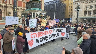 "Ako sam u penziji nisam u amneziji": Transparenti sa protesta penzionera postali viralni (FOTO, VIDEO)