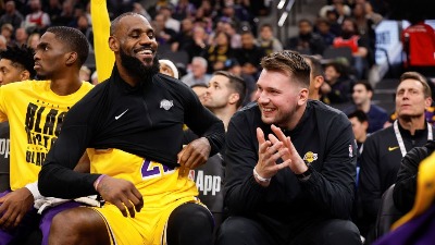 Dončić gledao kako Lebron dominira protiv Klipersa (VIDEO)