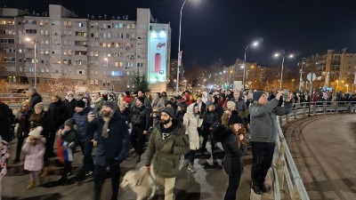 "Blok ima petlju": Reka ljudi oko Beogradske arene, cele porodice dale podršku studentima (FOTO, VIDEO)