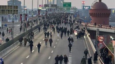 Hladno vreme glavni krivac za slab odziv na današnji protest ili nešto drugo? (FOTO)