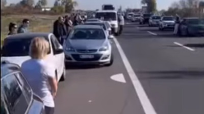 16 minuta tišine na auto-putu ka NS (VIDEO) 16 minuta tišine na auto-putu ka NS (VIDEO)