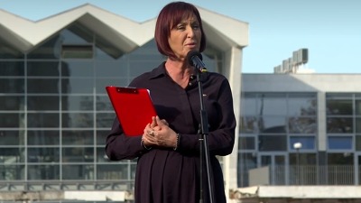 Paunović poručila mladima: Ostanite u ovoj zemlji, jer ovo sunce nigde više ovako ne greje (VIDEO) Paunović poručila mladima: Ostanite u ovoj zemlji, jer ovo sunce nigde više ovako ne greje (VIDEO)