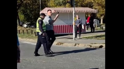 Došao da provocira na Vidikovcu, dobio jasan odgovor: "Ajde, ćaci, u školu" (VIDEO)