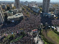 "Prema policijskim procenama u Novom Sadu između 140.000 i 160.000 ljudi" (FOTO)