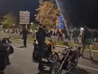 Poraz batinaša u NS: Građani ih oterali (VIDEO)