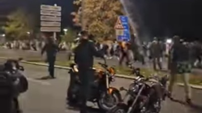 Poraz batinaša u NS: Građani ih oterali (VIDEO) Poraz batinaša u NS: Građani ih oterali (VIDEO)