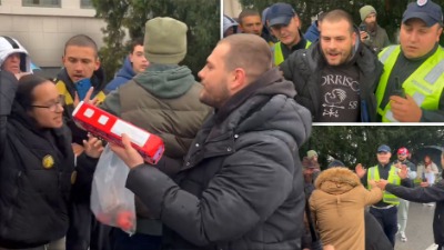 SNS provokator došao kod Jaćimovića: Poneo kesu s hranom (VIDEO)