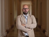 "Zašto se Komisija za hartije od vrednosti ne oglašava o slučaju prodaje NIS iako Srbija ima više od 30 odsto vlasništva?"