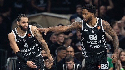 Misteriozna poruka Tajrika Džonsa - zabranio je komentare (VIDEO)