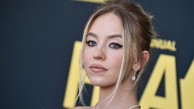 Sidni Svini ponovo u žiži SKANDALA: Koleginice je se javno odriču posle niza kontroverznih izjava i reklama (FOTO, VIDEO)