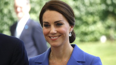 Mreže se usijale zbog STOPALA Kejt Midlton: "Buduća kraljica sa ovako NEUREDNIM NOKTIMA" (FOTO) 