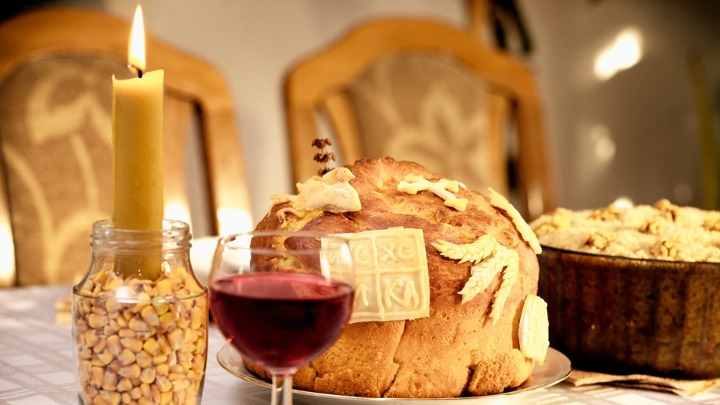 SLAVSKI BONTON: Šta gosti NIKAKO ne treba da rade na slavi, a šta je dužnost domaćina?