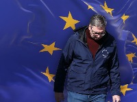 PROŠLA JE BABA SA KOLAČIMA Zašto EU i dalje spašava Vučića?