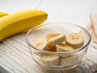 Banane nipošto nemojte držati u činiji za voće: Ako ih ovako čuvate, ostaće sveže i do 15 dana 