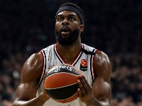 BIZARNO: Centar evroligaša se povredio u SVLAČIONICI