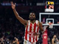 Nema mu ravnog - košarkaš Crvene zvezde najbolje igra "izolaciju" u Evroligi