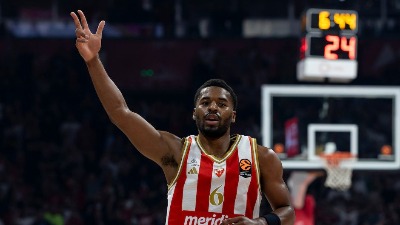 Nema mu ravnog - košarkaš Crvene zvezde najbolje igra "izolaciju" u Evroligi