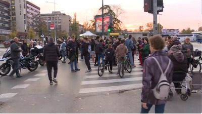Blokada novosadske stanice u znak podrške autoprevozniku Jaćimoviću