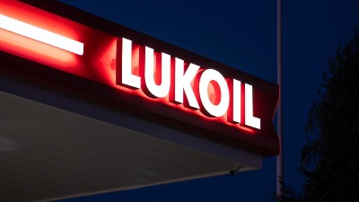 SAD odložile sankcije Lukoilu!