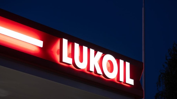 Od američkih giganata do investitora povezanog s Pornhubom: Ko je sve ušao u trku da kupi Lukoil