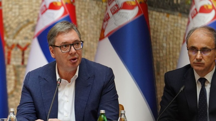 Vučić se obratio svim direktorima JP u Srbiji: Platite sve račune toplanama, ne igrajte se s tim