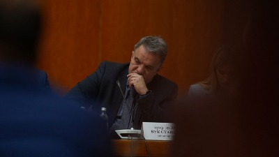 "Pronađena je koverta sa novcem": Dejan Vuk Stanković udario na rektora i dekana Filozofskog, stigao mu odgovor