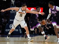 UPRKOS POVREDI Jokićev sedmi tripl-dabl za sedmu pobedu Denvera u nizu (VIDEO)