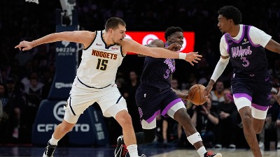 UPRKOS POVREDI Jokićev sedmi tripl-dabl za sedmu pobedu Denvera u nizu (VIDEO)