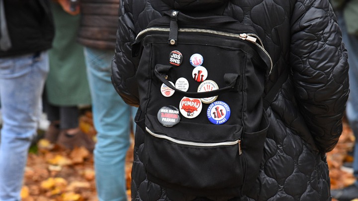 Studenti iz NS radikalizuju borbu: Pozvali na BOJKOT nastave i proteste (VIDEO)
