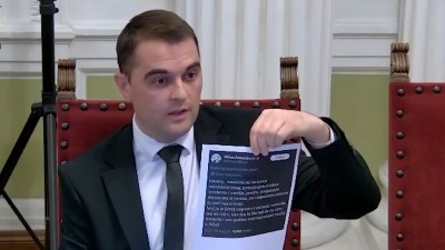 "Antonijević nema nikakve moralne kvalitete, o tome su ranije govorili iz SNS dok im je poručivao da su "polusvet""