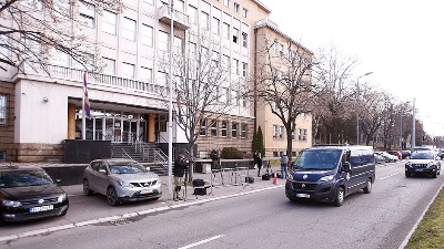 TOK: Istraga protiv Vesića i Momirovića usporena