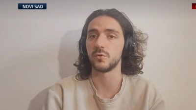 Student: Policajac udario studentkinju PMF-a pesnicom u vilicu, službenici u civilu iza kordona pendrecima tukli studente