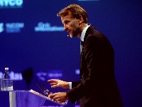 Bekerat: Srbiji potrebne kredibilne reforme u širokom spektru