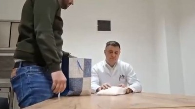Dodikov poslanik snimljen sa kesom belog praha (VIDEO)