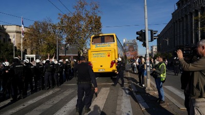 Jaćimovićevi autobusi pretresani na naplatnoj rampi, grupa ipak nastavila put prema Beogradu