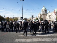 Baka OČITALA lekciju policiji ispred Ćacilenda (VIDEO)