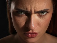 Mračna strana svakog znaka: Ko pravi dramu i manipuliše, a ko vas emotivno iscrpljuje?