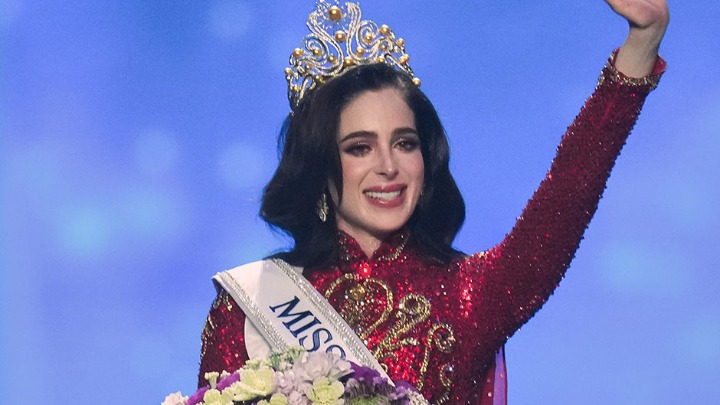 "Podmićivanje i saosećanje! Prava pobednica je opljačkana": Mreže "eksplodirale" zbog pobednice Mis Univerzuma (FOTO, VIDEO) 