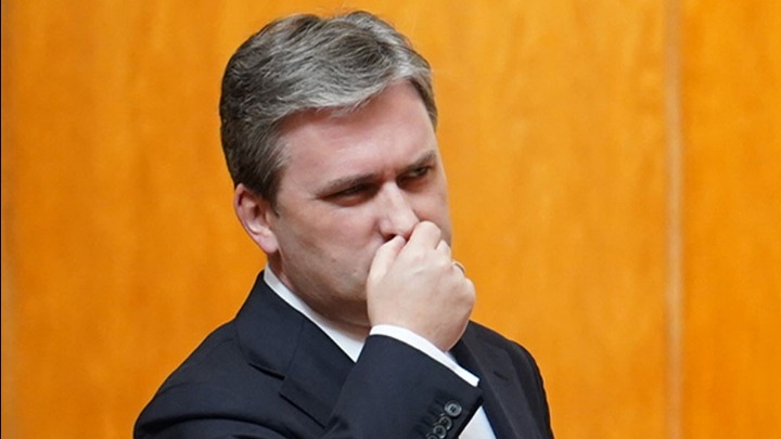 Studenti udarili na Selakovića: Beži od institucija, ali ne i od Informera