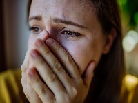 Imala sam užasne bolove u donjem delu stomaku, a lekari su mi govorili da je to zbog cisti na jajniku: A mogla sam da umrem 