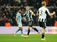 Njukasl srušio Siti: Arsenal trlja ruke