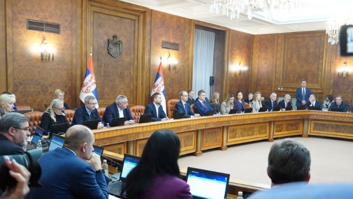 Vlada Srbije održala VANREDNU sednicu: Ima dovoljno svih naftnih derivata, građani da ne brinu