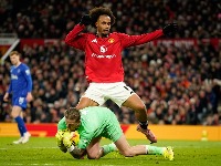 Uprkos crvenom kartonu: Everton slavio protiv Mančester junajteda