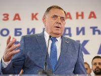 Dodik čestitao Vučiću izbornu pobedu, pre objavljivanja rezultata