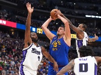 Jokić i Denver čuli UŽASNE VESTI: Zvezdu tima čeka duga pauza